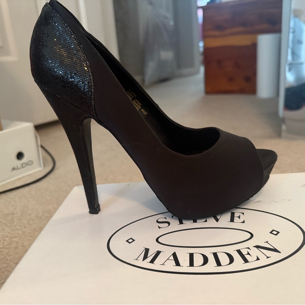 Steve Madden Black Peep Toe Heels